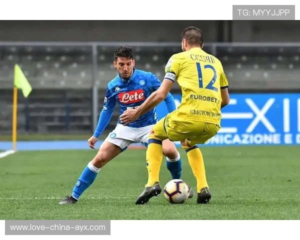 罗马战火中的梅西式小范围策：开启意甲战术新风潮