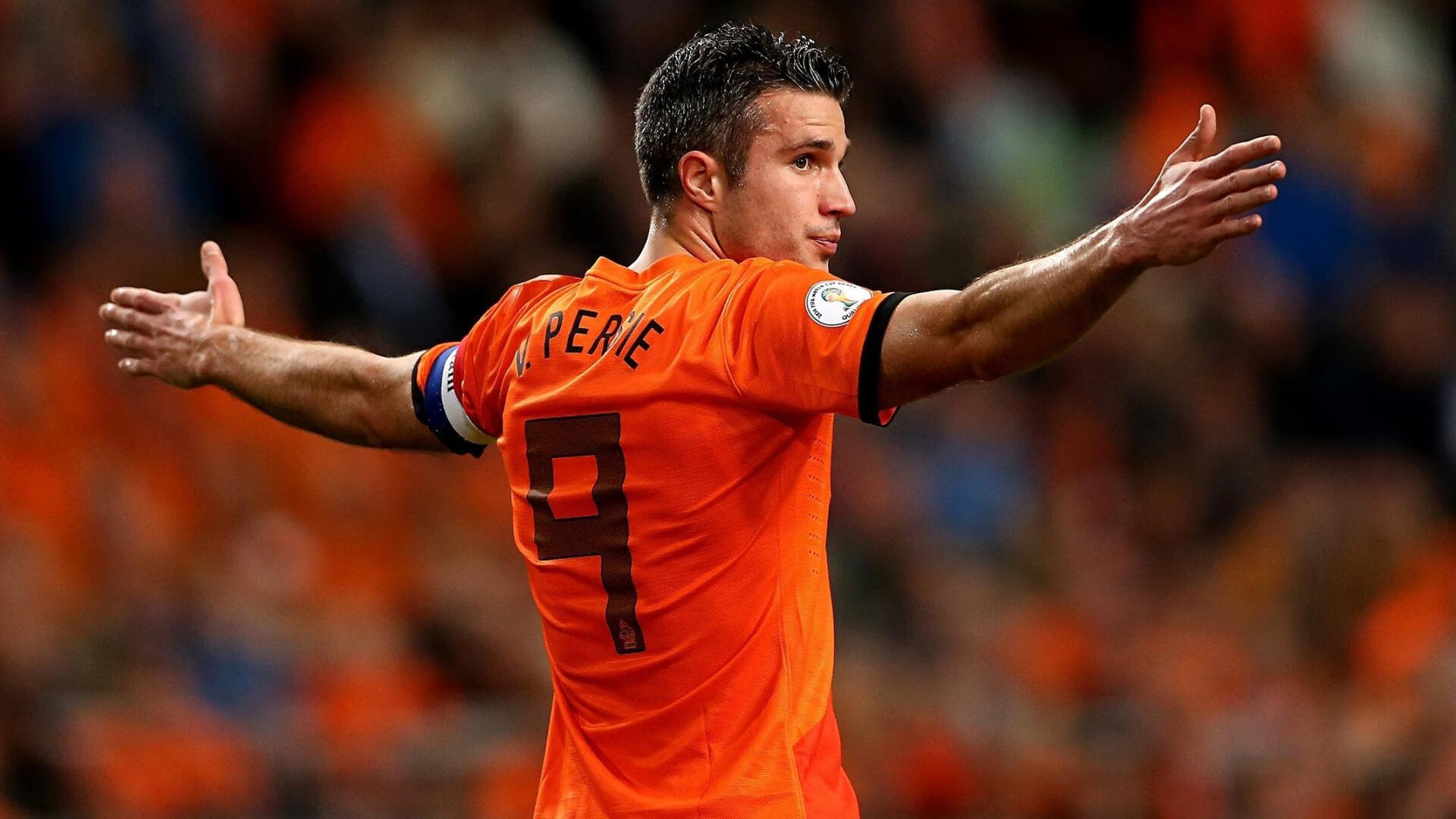 篮球“无声沟通赛” 禁止说话考验眼神与手势